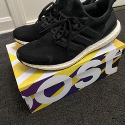 Adidas ultraBoost Size 11 