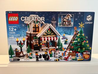 LEGO Creator Expert Winter Toy Shop