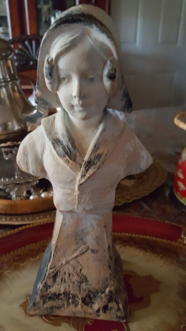 1800's Dutch girl bust