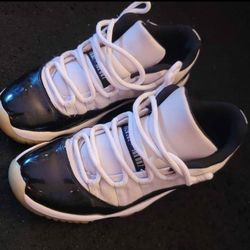Jordans 11 low top