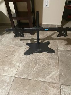 Dual monitor mount