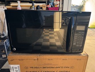 GE 1.6 Cu Ft Over-the-Range Microwave - Black - Works Great