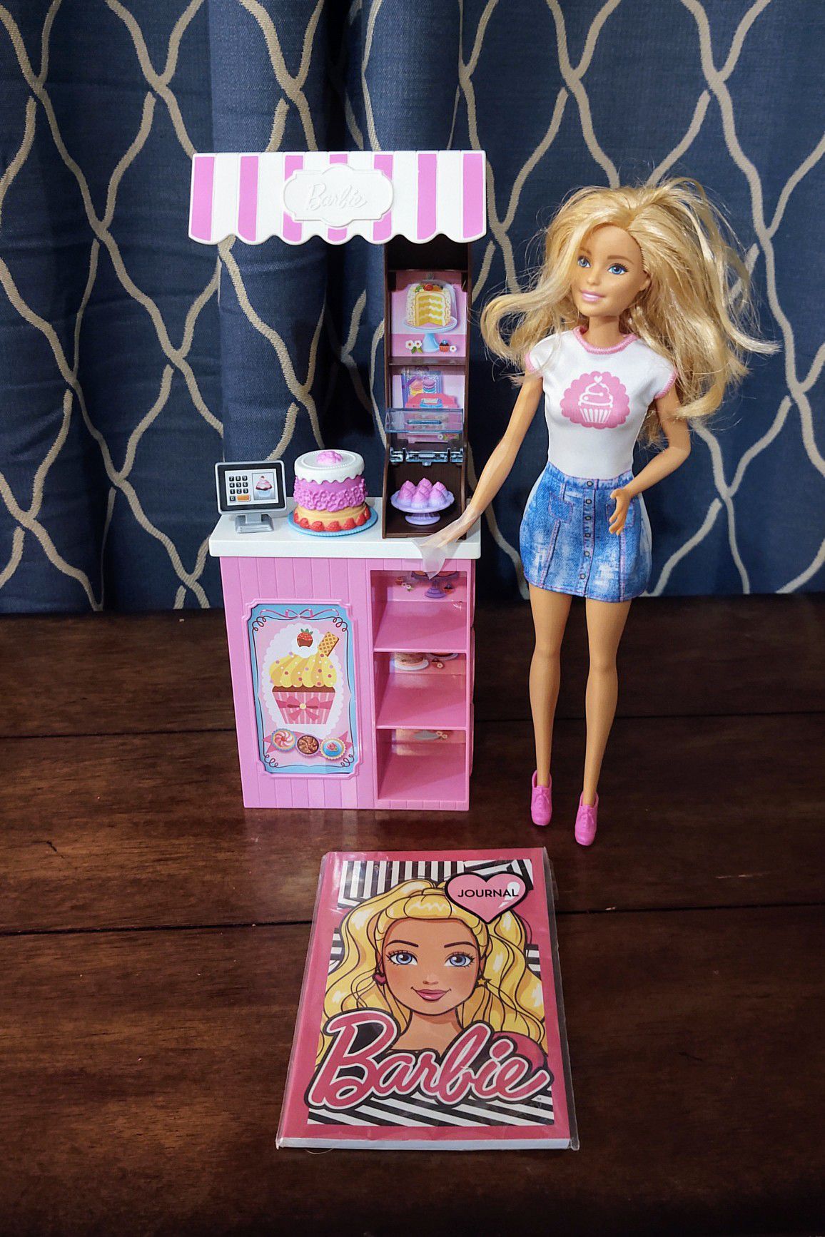 Barbie Careers Bakery Shop Playset with Blonde Doll