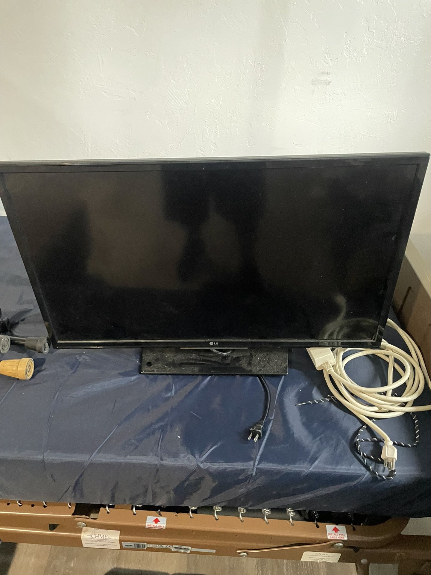 32” LG