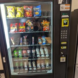 Vending Machine W/ CC Reader.  Will Not Cool