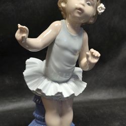 Lladro "Recital" 