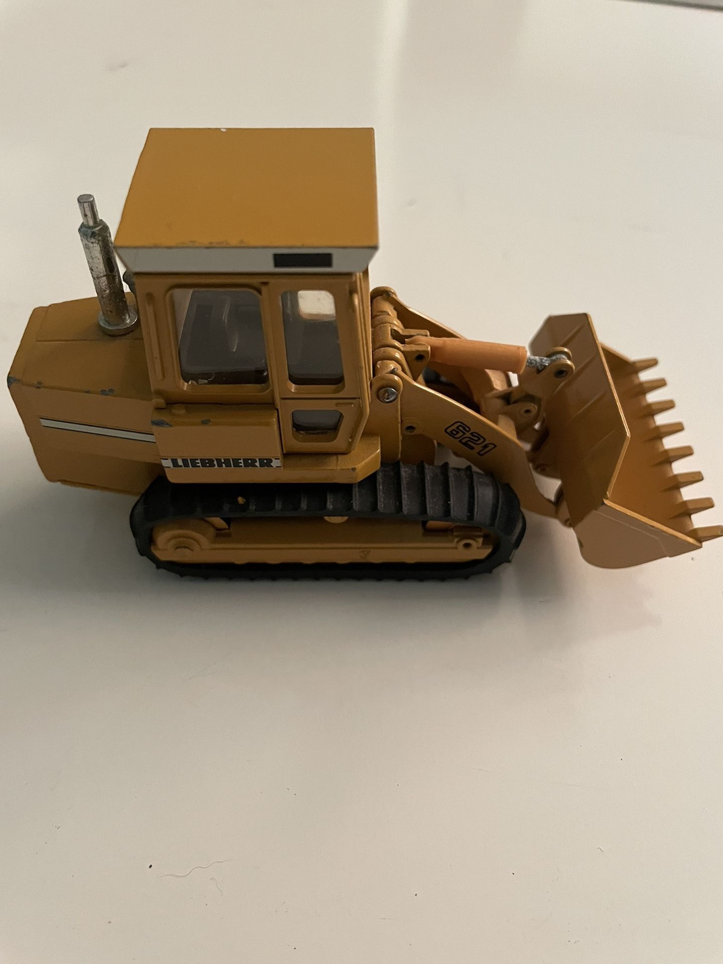 Liebherr Crawler Loader 1:50 Scale Model