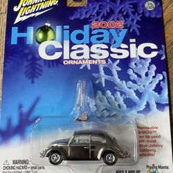 Johnny Lightning Holiday Classic 66 VW Beetle Ornament  2002 New In Package
