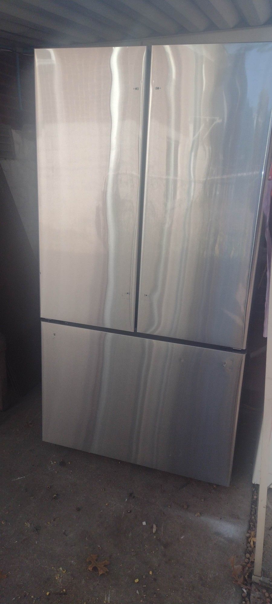 BRAND NEW LARGE STAINLESS STEEL FRENCH DOOR REFRIGERATOR -HANDLES INCLUDED
