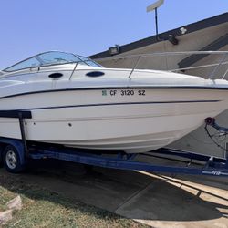 Cabin Cruiser 24' Chaparral Signature 240