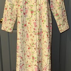 Her Majesty Girls Vintage 100%Cotton Shabby Chic House robe.  Made In USA