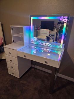 Brand New Vanity Hello Kitty W/ Hollywood Mirror RGB Light & Vanity Chair $1099