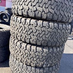 285/70/17 Vendo Un Set De Llantas Marca Bfgoodrich Con Un 80% De Vida