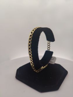 10KYG Curb Link Bracelet