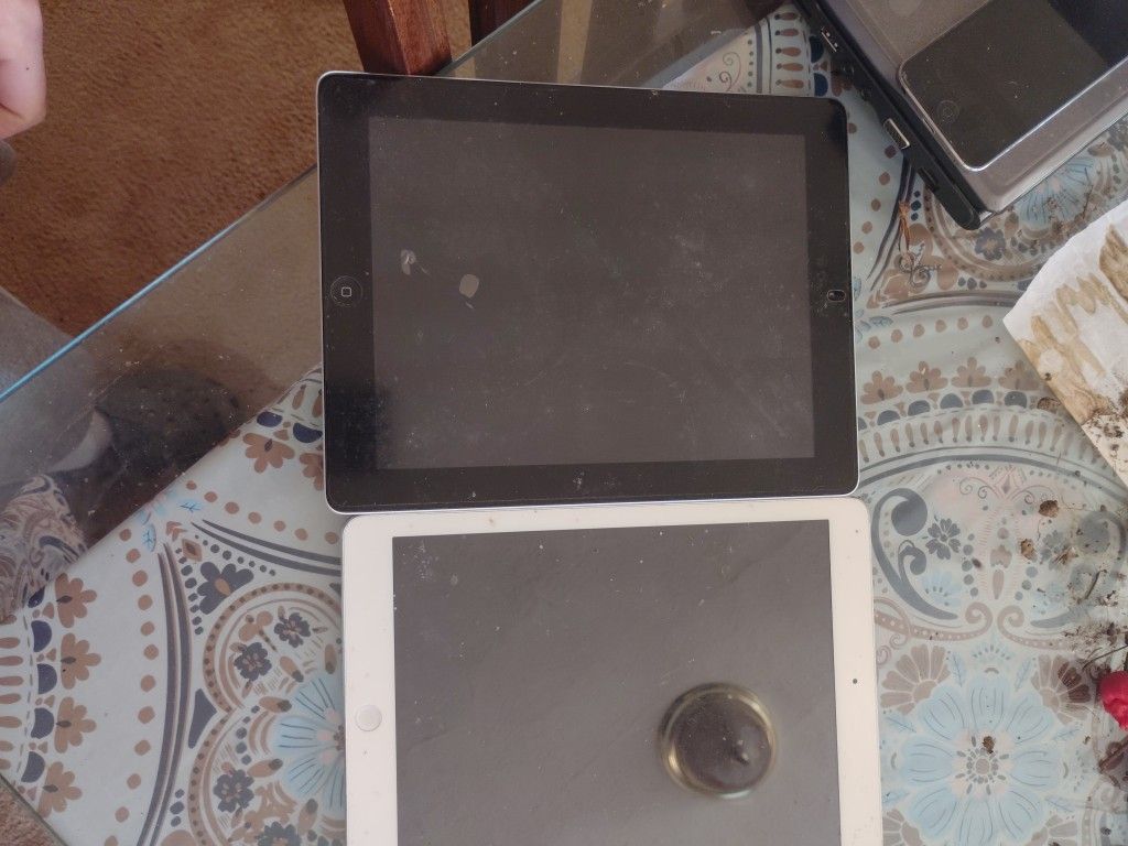 3 Old Ipads