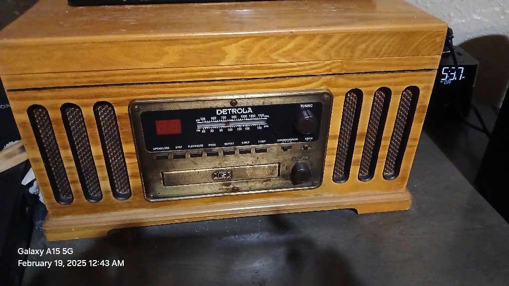 Antique Record Radido