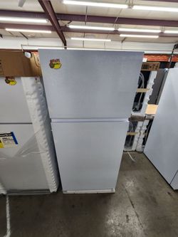 HISENSE REFRIGERATOR TOP AND BOTTOM