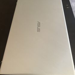 Asus Vivobook – Like New, Barely Used, Excellent Condition