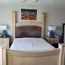 Queen Sized Bedroom Set With memory foam mattress