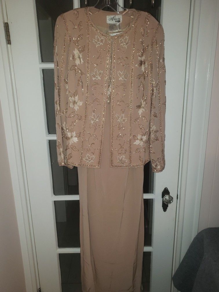 Beautifully Stunning Highly Detailed Formal 2 Piece Dress Set