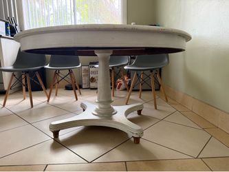 White Round Wooden Dining Table