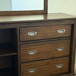 dresser with mirror