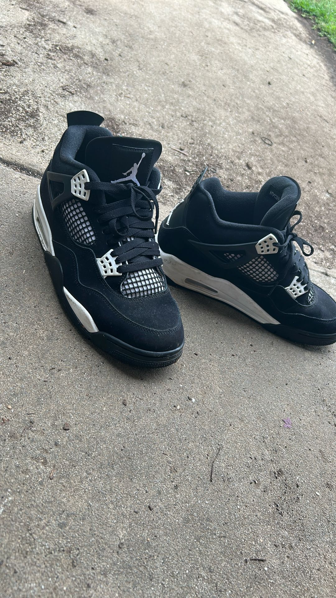 Jordan Retro 4s (White Thunder)