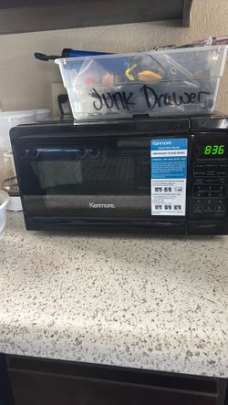 Kenmore 0.7 Cu. Ft. Countertop Microwave – 700W – Works Great