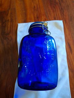Vintage Mills Bakery 4 Quarts Glass Jar