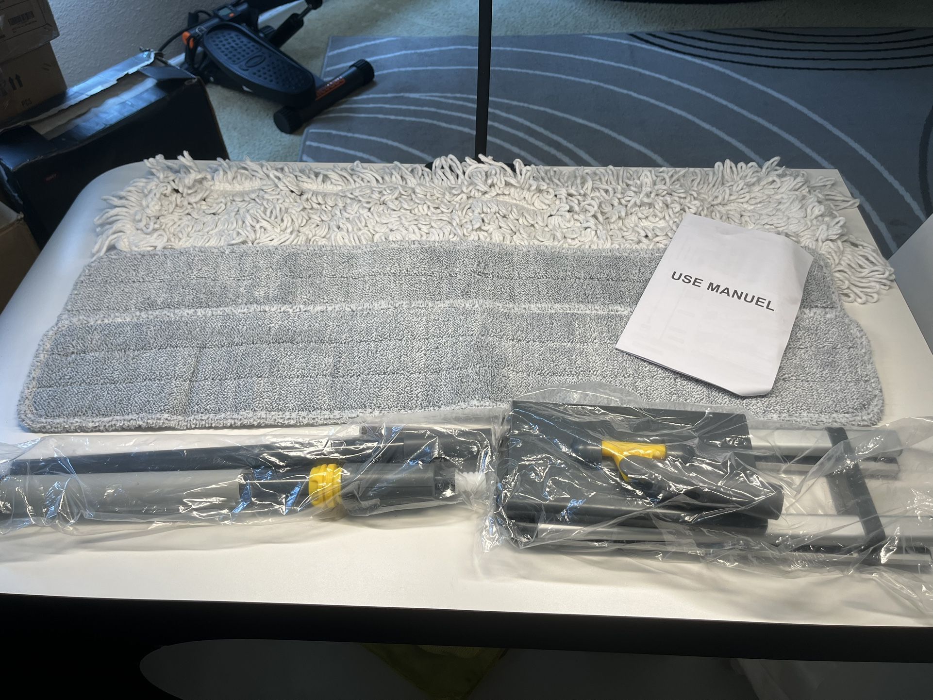 Microfiber flat mop