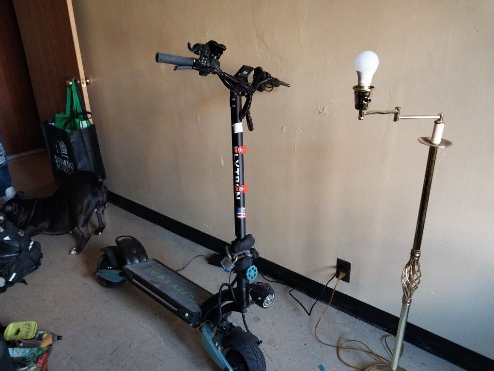 FLYTRON SCOOTER