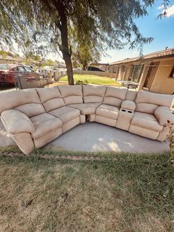 SECTIONAL COUCH SET PERFECT CONDITION VERY CLEAN NO PETS NO SMOKING SALA SECTIONAL PERFECTO CONDICIÓN