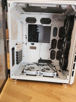 Large Corsiar PC Case