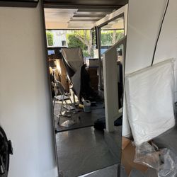 Lululemon studio Mirror 