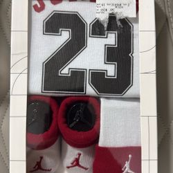 Nike Air Jordan infant 3-Piece Set 6-12 Months