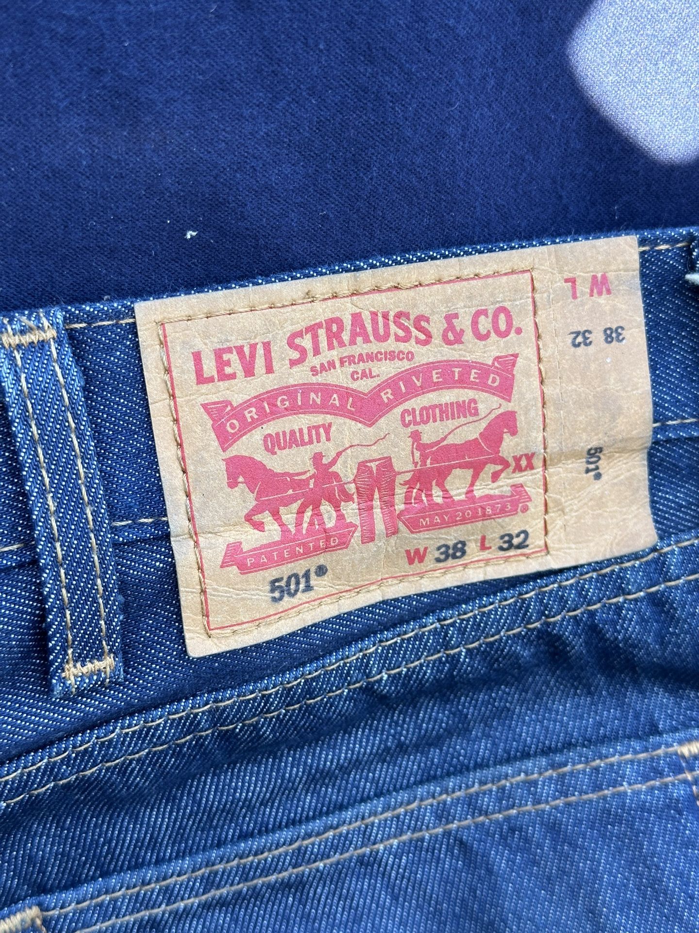 Levi’s 501 Button Fly Straight Leg Men’s Jeans 38x32