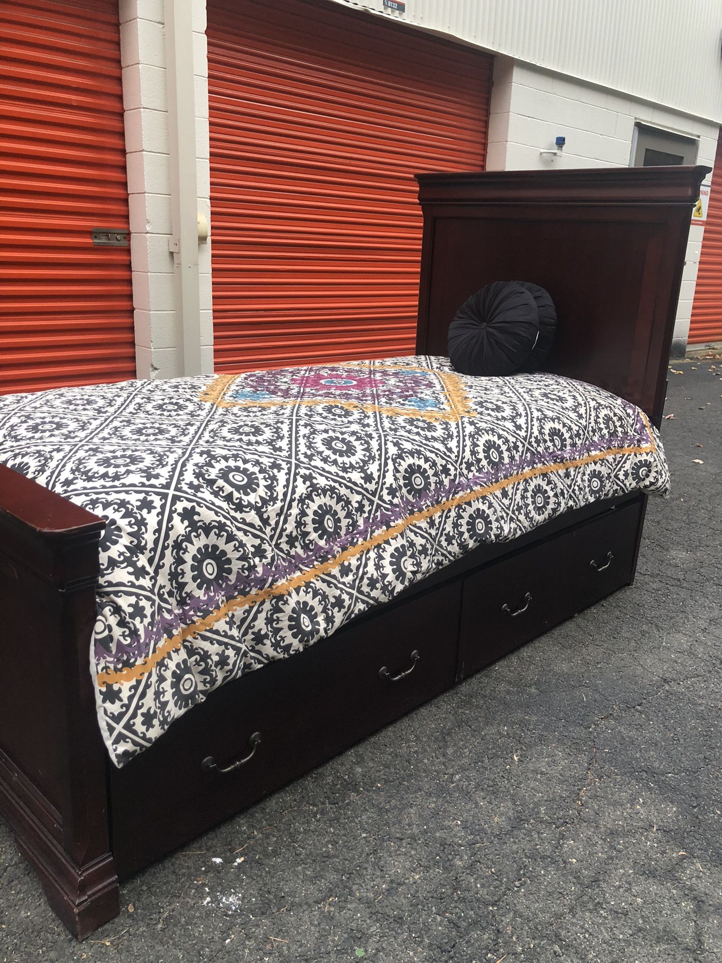 Ashley Furniture Solid Wood Twin Size Bed: Headboard, Footboard, Rails , Mattress And Box . Delivery Available. Se Habla Español