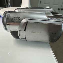  Panasonic PV-GS300 Mini DV Camcorder -FOR PARTS
