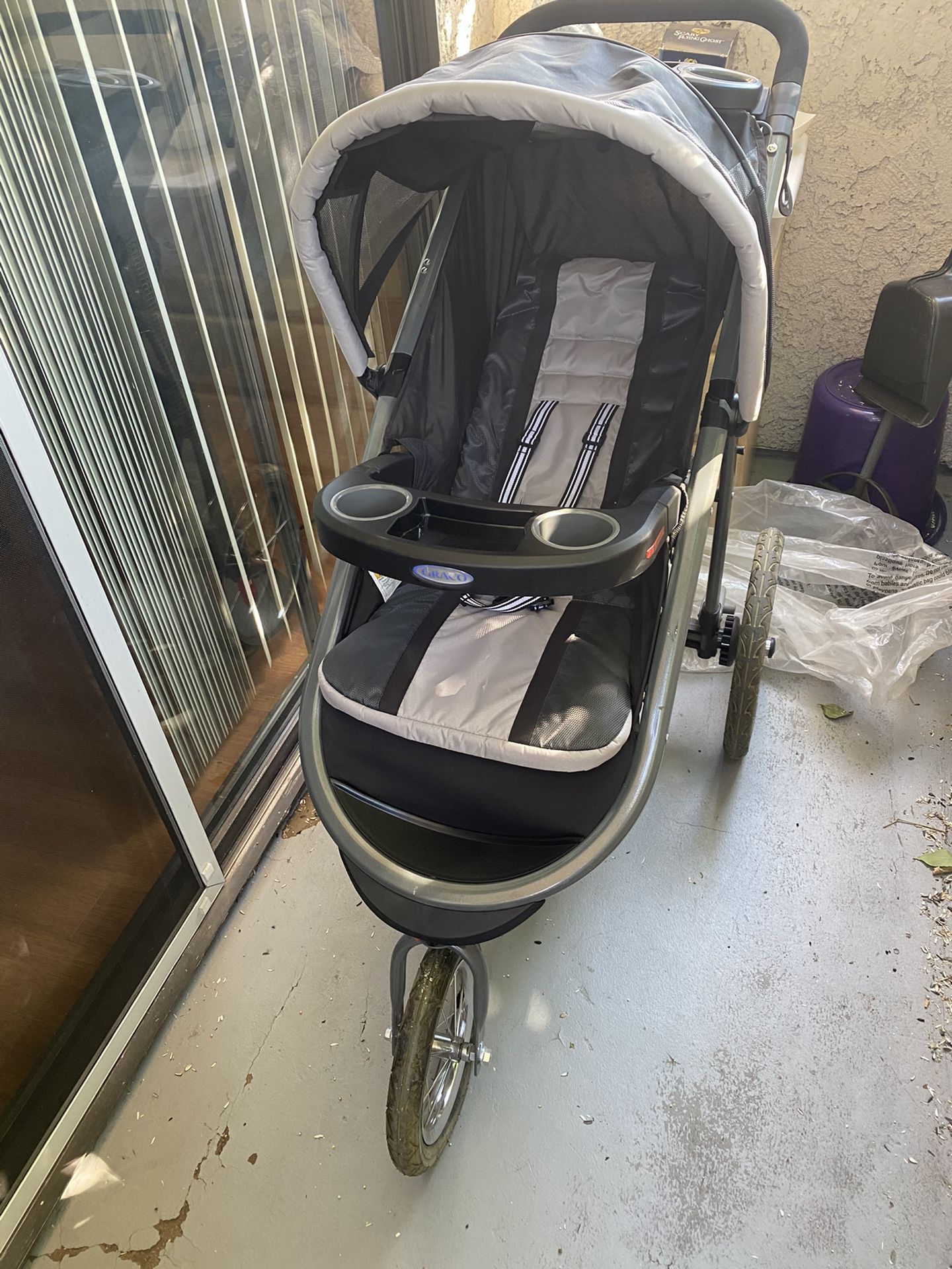 Graco jogging stroller