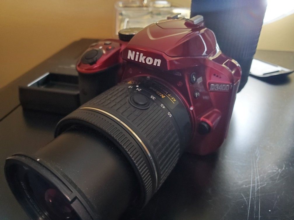 Nikon d3400 with two lenses