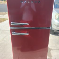 GALANZ RETRO REFRIGERATOR 