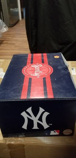NY Yankee scentsy warmers