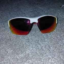 Rawlings 30 WHT Red RV, Polarized with Red Mirrored Lens, see description used sunglasses