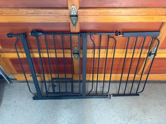 Baby or puppy gate