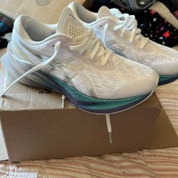 ASICS Nova Blast 3 Running Shoes 