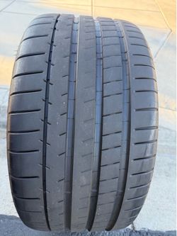 Have a Michelin tire 285/30/20 90%