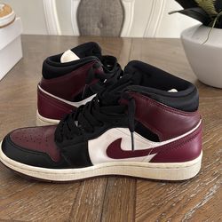 Women’s Air Jordan 1 Mid