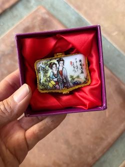 Porcelain Rectangular Hinged Lid Pill Trinket Box Geishas & Bamboos Art Deco