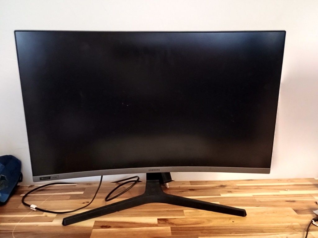 Samsung Odyssey 27 In. Curved Monitor