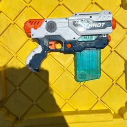 Nerf Zuru X-Shot Hurricane Blaster with Magazine Clip